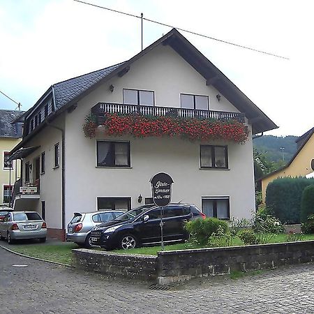 Hôtel Mosel-Gastehaus Kirch à Ernst Extérieur photo